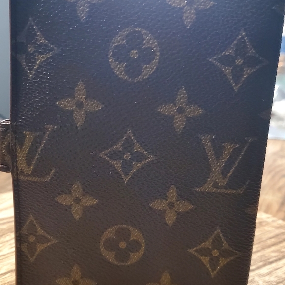 Louis Vuitton PM Monogram Agenda/passport Holder - Picture 2 of 14